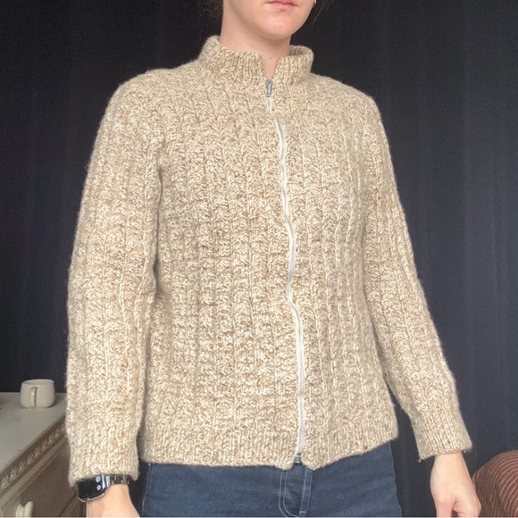 Vintage Hand-Knit Oatmeal Wool Zip-up Sweater - Picture 2 of 5